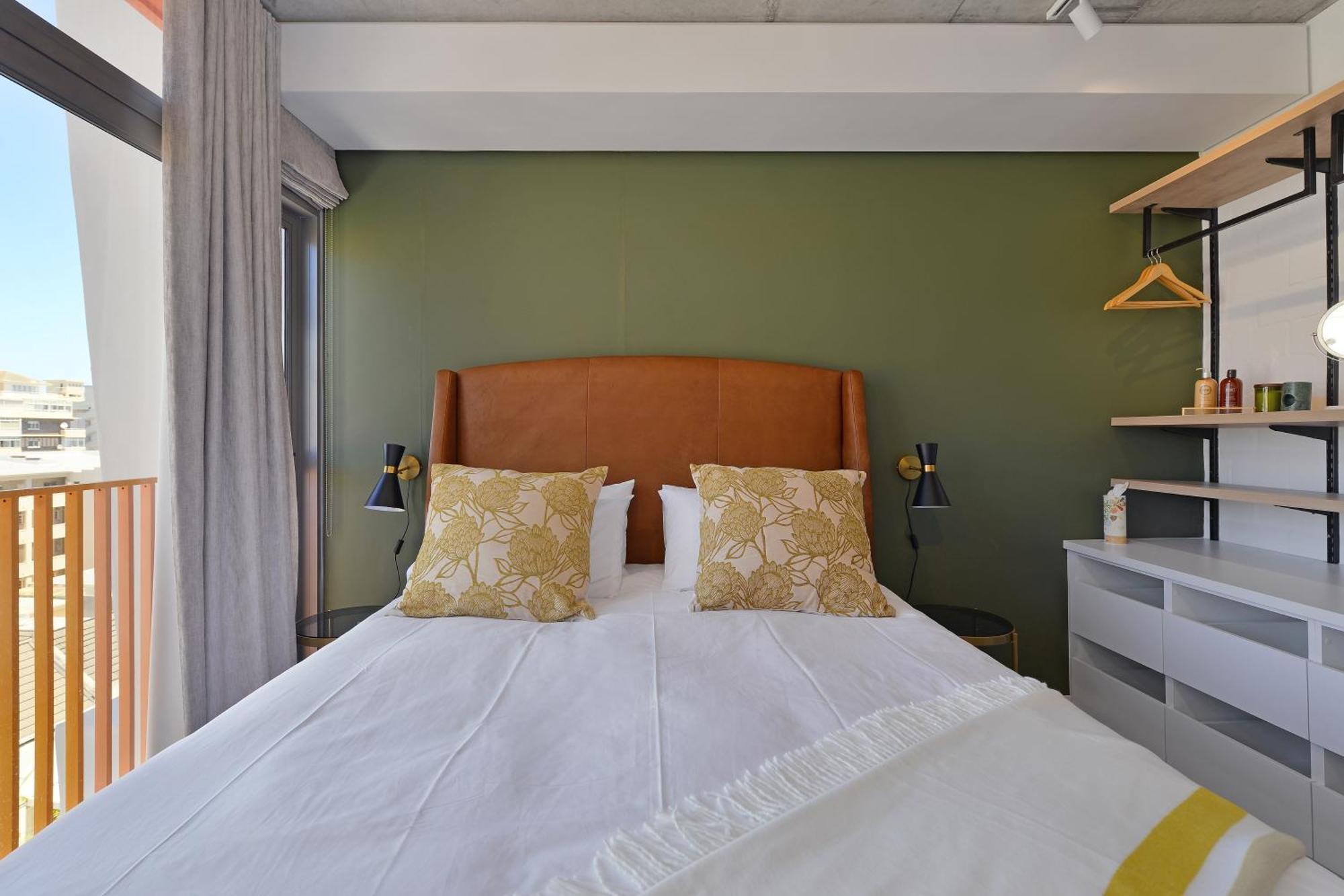 Sixonn By Fluent - Serviced Apartments Cape Town Room photo